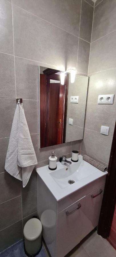 Habitaciones Camp Nou Apartment L'Hospitalet de Llobregat Ngoại thất bức ảnh